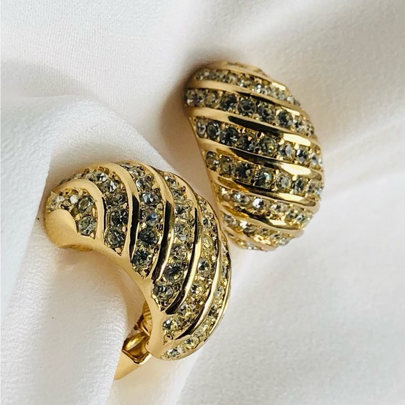 Vintage Christian Dior Diagonal Swirl Crystal Yellow Gold Plated Clip-On Signed - Picture 6 of 7